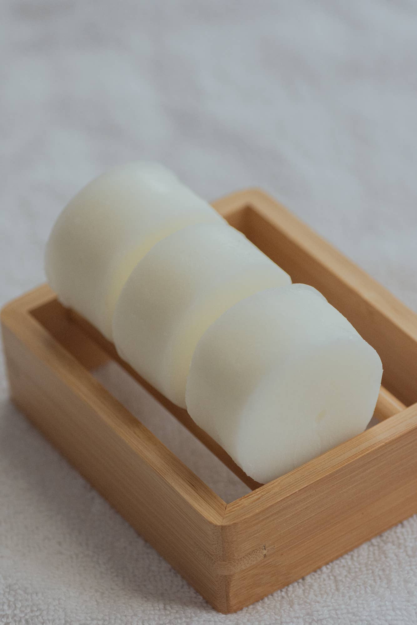 SOLIDSILK® Delicate Volume Shampoo Bar