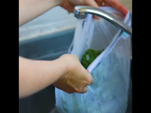 Video demonstrating the use of Onya reusable produce bags for rinsing produce at home. Available at Green Distributors.